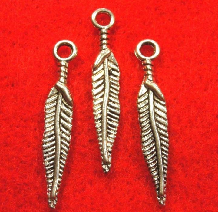 100Pcs. WHOLESALE Tibetan Silver Indian FEATHER Charms Earring Drops Q0386