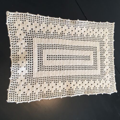 4 Ivory Crochet place mats 16 x 11 placemats