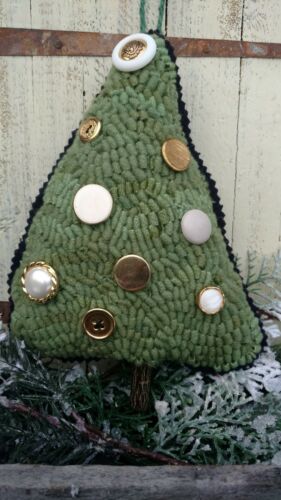 Primitive Rug Hooked Evergreen Tree Christmas Ornament Door Hanger