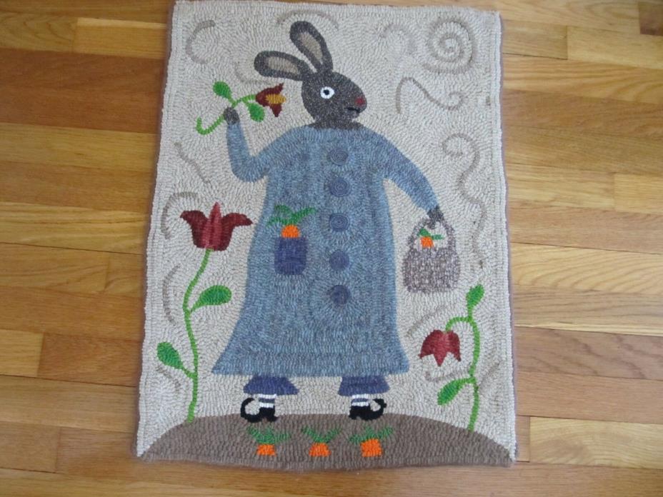 HAND HOOKED WOOL RUG 19 X 26
