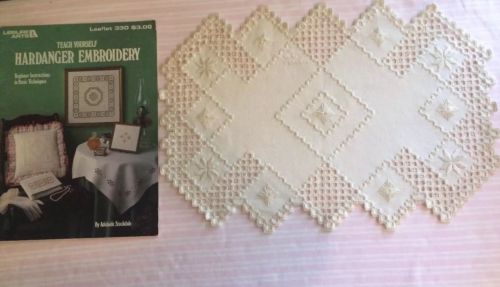 Lovely Norwegian HARDANGER Embroidery 12”x18” Linen & 14 Page Teaching Manual