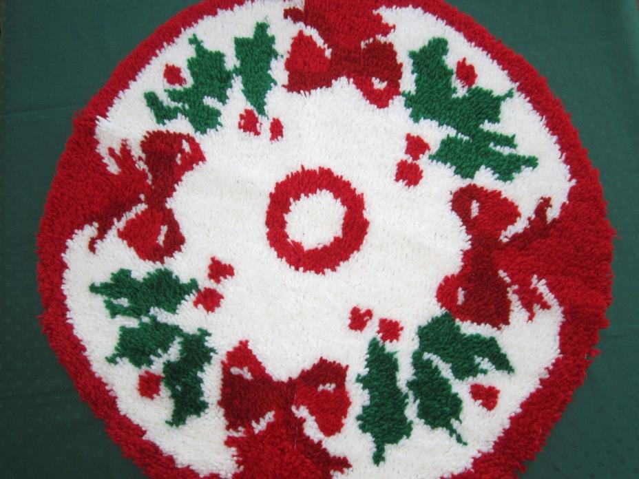 Completed Holly Red Bows Latch hook Rug Christmas tree skirt table topper Hippie