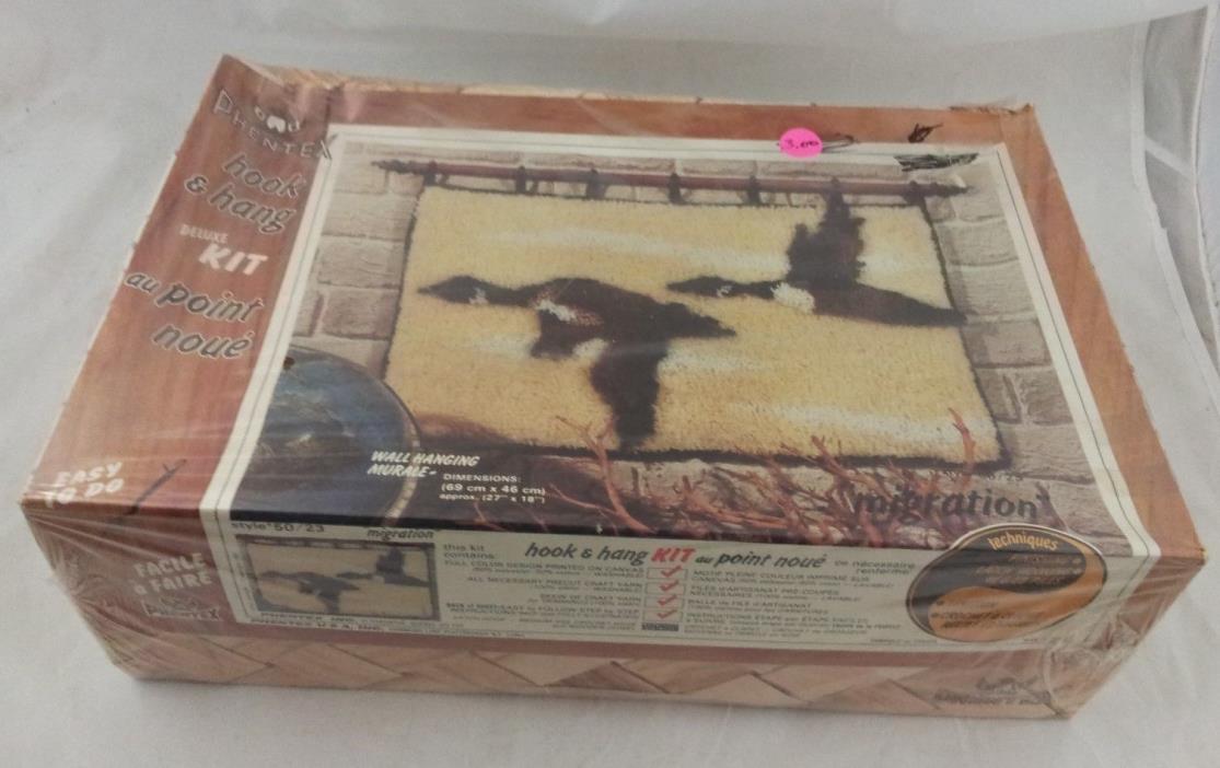 Phentex Hook Hang Deluxe Kit Canadian Geese migration latch decor new VTG NIB