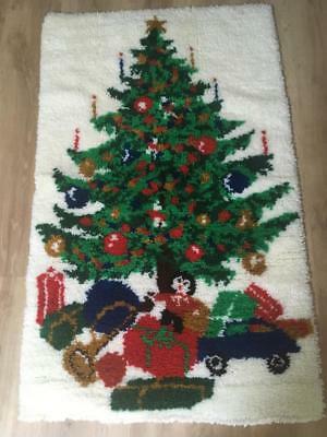 SHILLCRAFT Christmas Tree  Latch Hook Rug/ Wall Hanging ~ Completed! 30 x 50