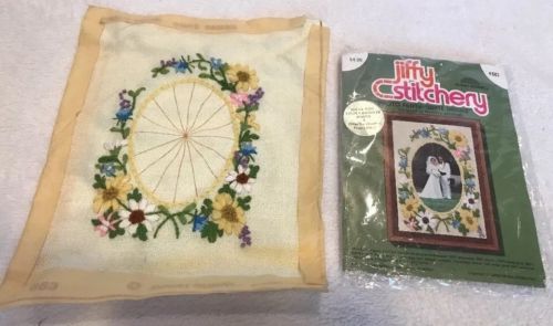 JIFFY WHITE DAISIES PHOTO FRAME FLORAL CREWEL VINTAGE 1977 COMPLETED