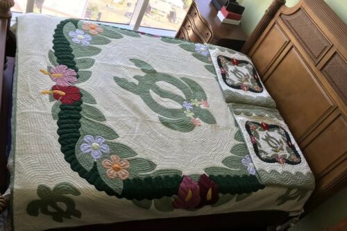 Hawaiian quilt wall hanging handmade 100% hand quilted 2 Shames Turtle