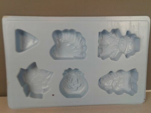 Blue plastic Thanksgiving Distlefink Designs candy or candle mold