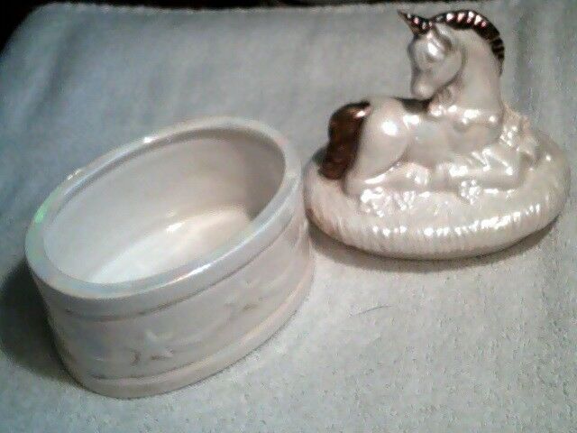 Unicorn Jewelry Trinket Box Ceramic SITTRE Ceramic Prod.Inc. 1983 Irridescent