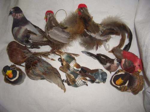 Mixed lot of 12 faux birds; some clip on or hanging; real feathers on some; bark