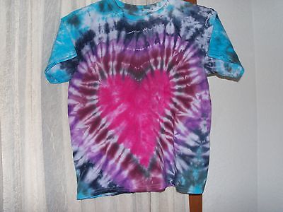 TIE-DYE  COLORS HEART T-SHIRT