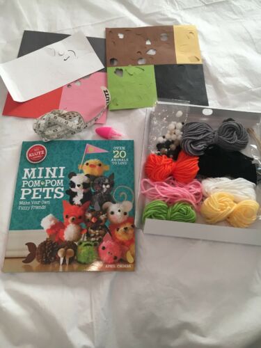 Mini Pom Pom Pets Book