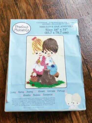 New Precious Moments LOVE ONE ANOTHER Latch Hook Rug Kit 38001 18 x 31