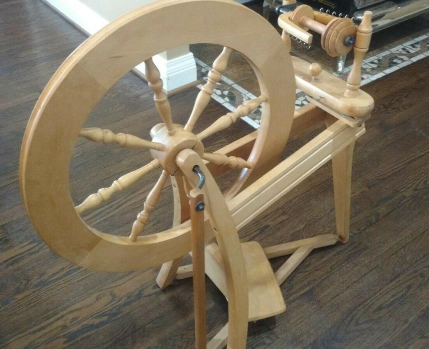 ASHFORD Spinning Wheel 22 inch with Lazy KATE