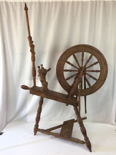 Antique Spinning Wheel & Whorl Treadle & Connector 14 Spoke Wheel