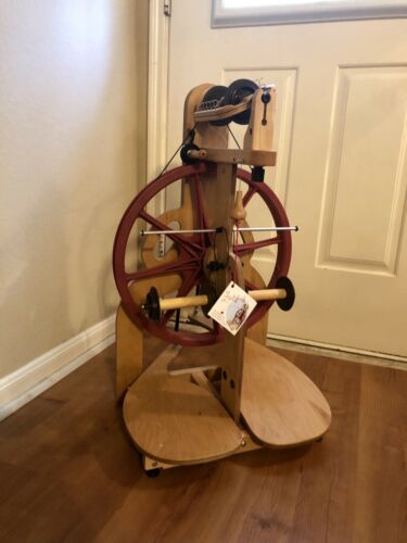Schacht LADYBUG Spinning Wheel with Built-in Lazy Kate
