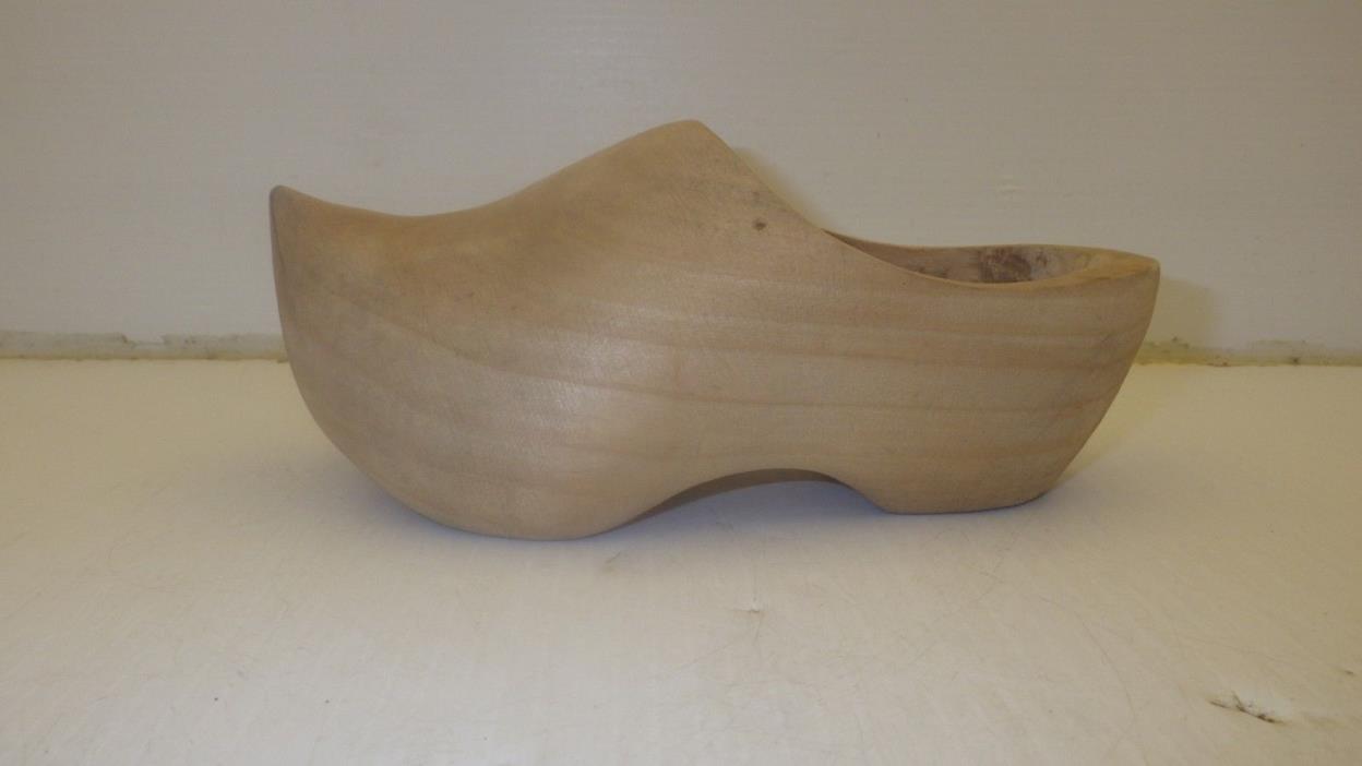 UNBRANDED PLAIN UNFINISHED WOODEN SHOE/CLOG, APPROX 7