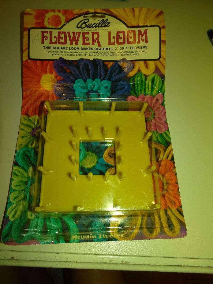 Vintage 1971 Bucilla STUDIO TWELVE FLOWER LOOM MAKES 2