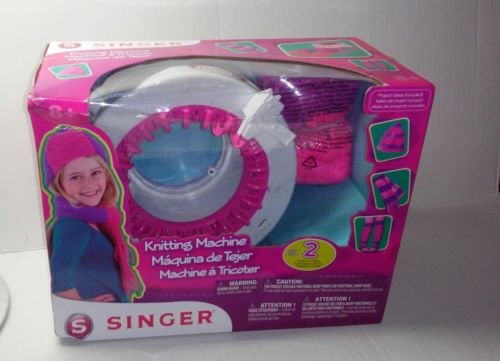 Singer Knitting Machine, Includes Yarn, Needle