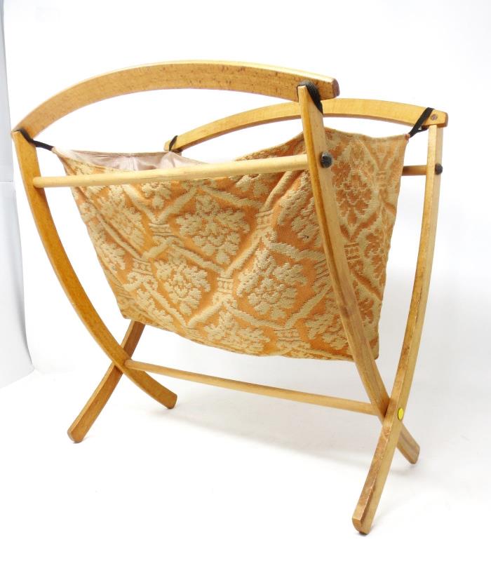 Knitting Crocheting Needlepoint Standing Folding Tapestry Satin Lined Yarn Bag