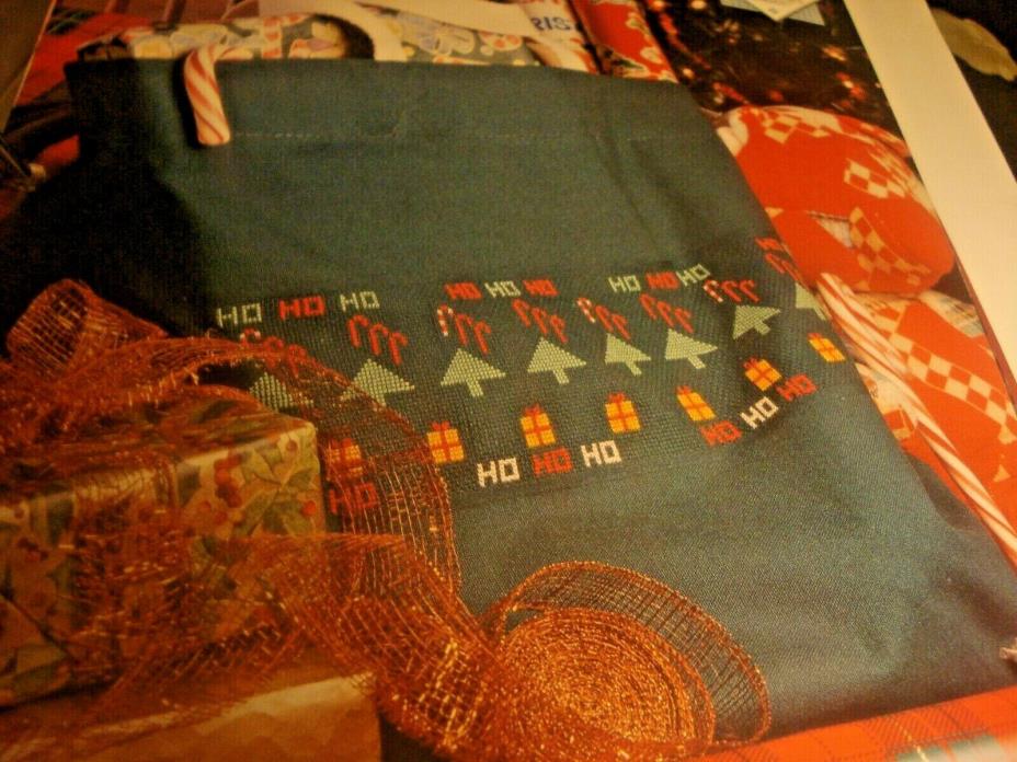 CROSS STITCH PATTERN  LEAFLET ~ DECKED OUT TOTE, CHRISTMAS DESIGN, TREE, HO HO