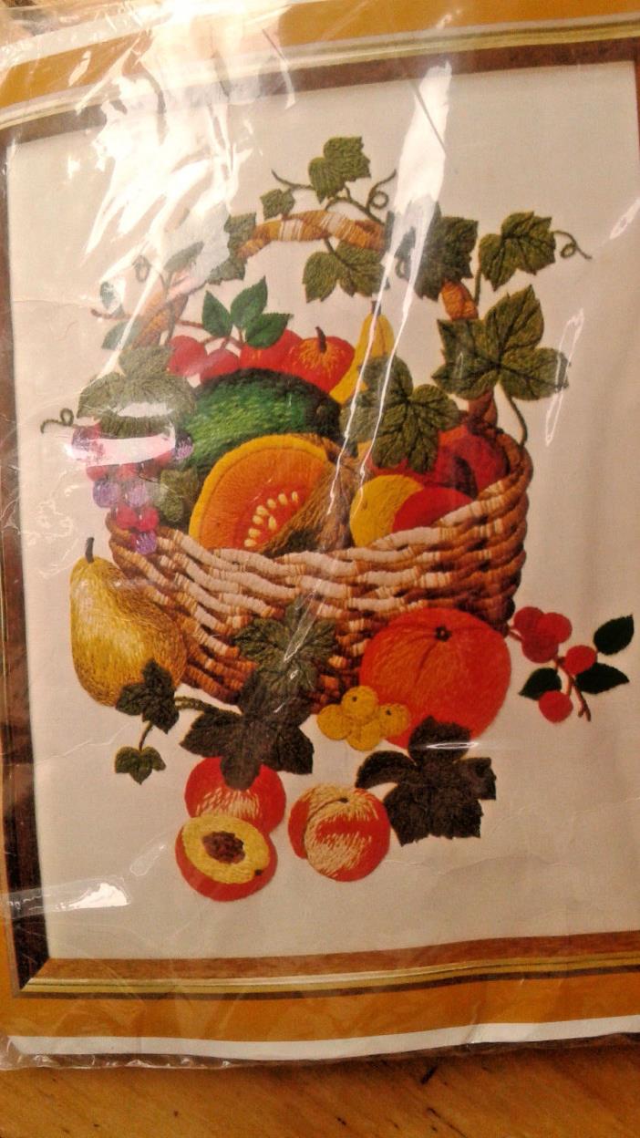 The Creative circle Crewel embroidery Kit unopened 12