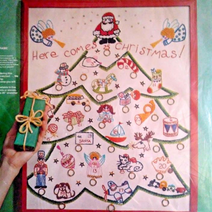 Crewel Embroidery Stitchery Christmas Collection 1977 Paragon Advent Calendar