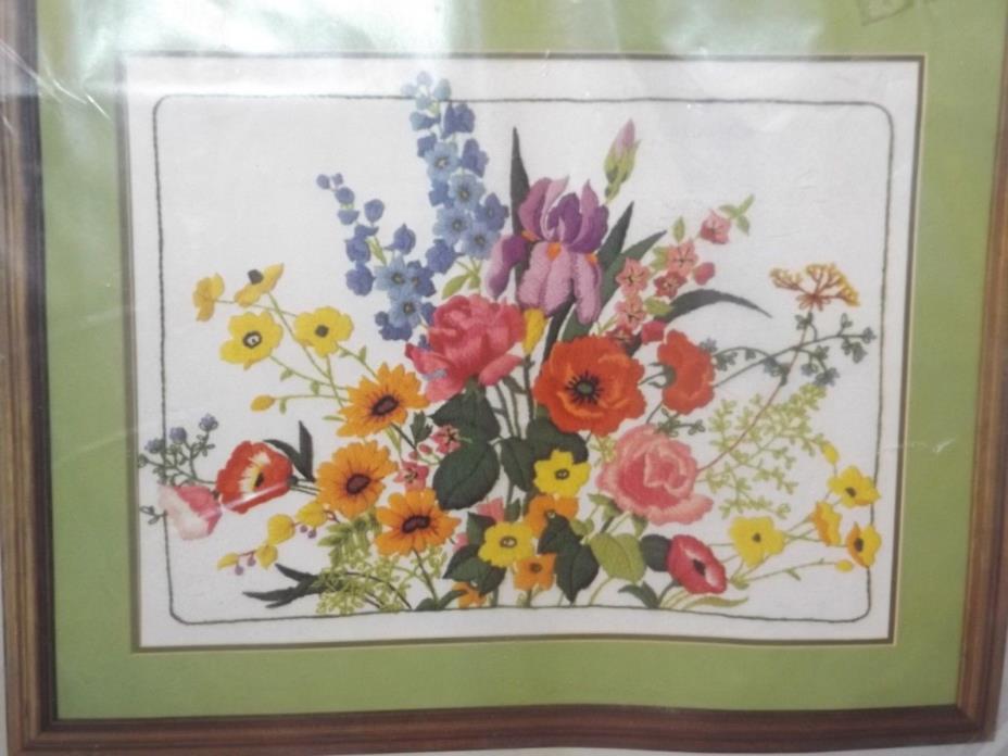 RARE Candamar CREWEL FLORAL SPRAY Embroidery Kit Something Special # 40161