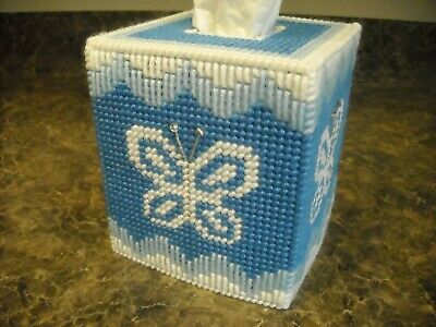 TISSUE BOX COVER - BEAUTIFUL BUTTERFLY - Plastic Canvas