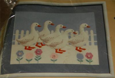 On Parade White Goose Geese Creative Circle Embroidery Candlewicking Kit Free Sh