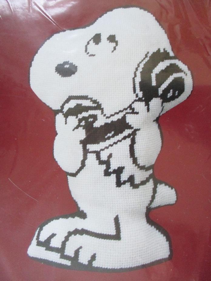 Needle Treasures Telephone Snoopy Peanuts Needlepoint Figure Doll Kit 06594 Xmas