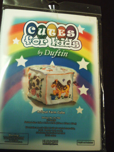 CUTES FOR KIDS~ANIMAL FARM CUBE~COUNTED CROSS STITCH KIT~5.9 X 5.9 X 5.9~NEW