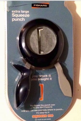 FISKARS Paper Hand Punch Squeeze Grip 2