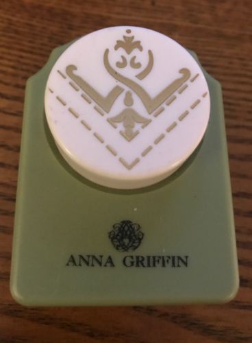 Anna Griffin Ornamental Corner Edge Bracket Scrapbook Punch 59BRK