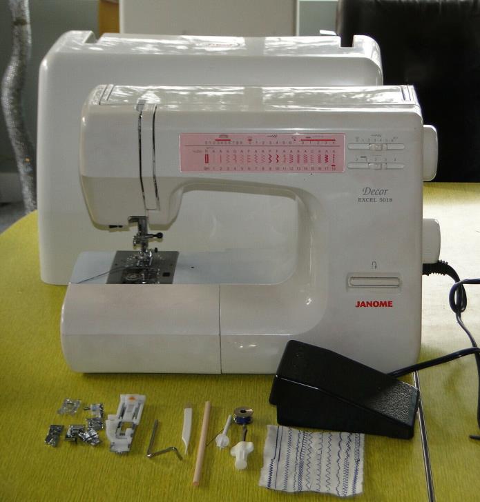 Janome Decor Excel 5018 Sewing Machine with Carry Case and Accessories