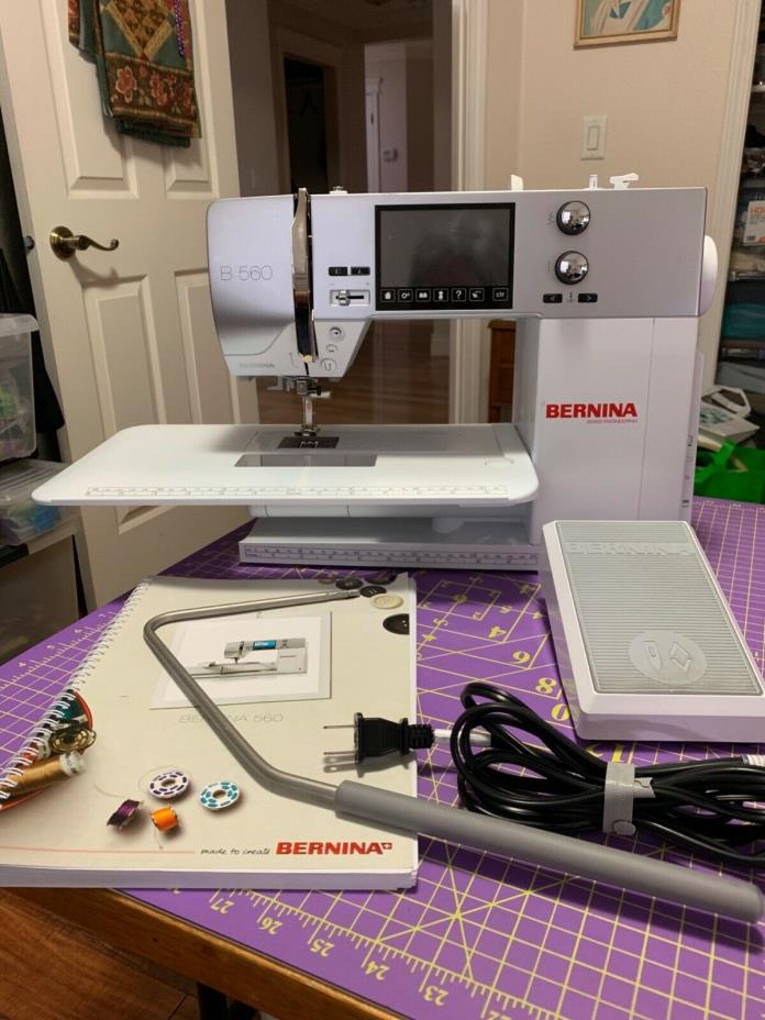 Bernina B560 Sewing Machine w/BSR