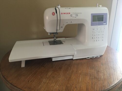 Singer Professional 9100 Computerized Sewing Machine W/Base Extention & Supplies
