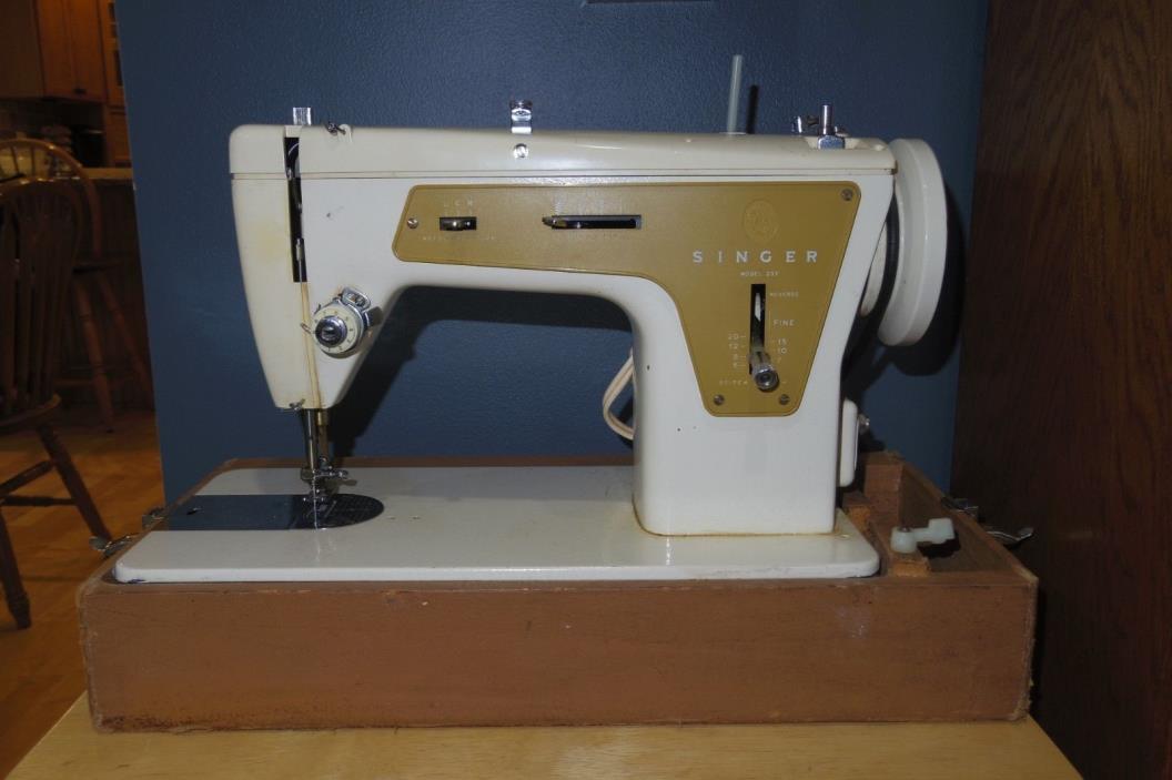 Singer 237 Sewing Machine Upholstery Denim Heavy Duty - Tested & Works - Used/GC