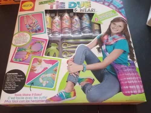 Alex Ultimate Tie Dye & Wear Includes Tote Bag & Infinity Scarf New