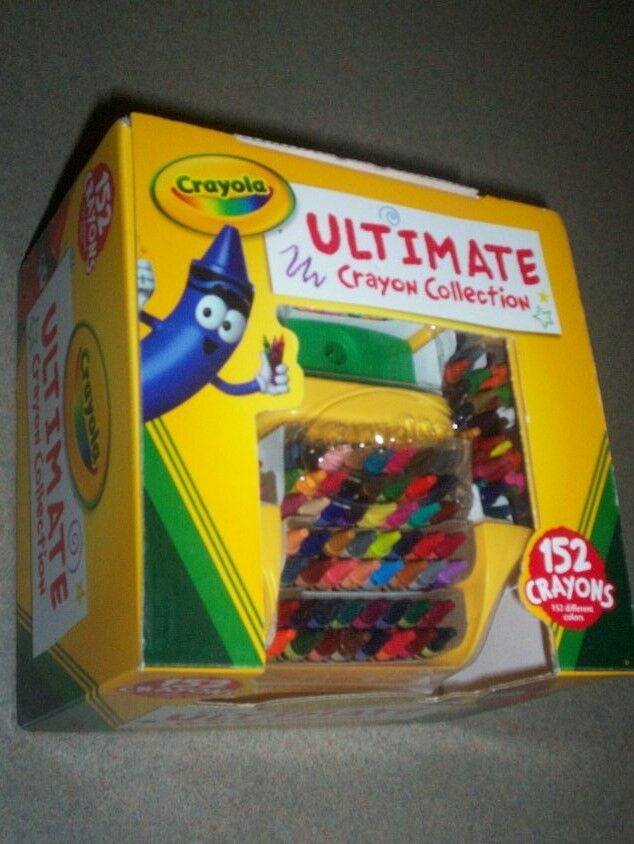 CRAYOLA ULTIMATE CCOLLECTION, 152 DIFFERENTCOLORS INCLUDES SHARPENER & CADDY/LID