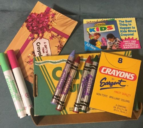 Crayola Fun Kit 8 Non Toxic Brilliant Colors Crayons 4 Glitter Crayons 2 Markers