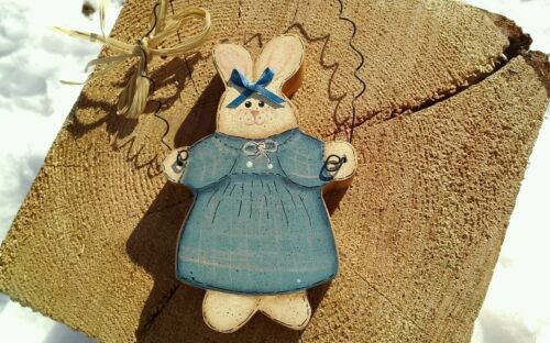 Montana crafted wooden rabbit
