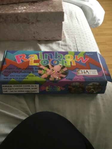 The Original Rainbow Loom Bracelet Kit with 600+ Rubber Bands $1 SHIP M38 NEW