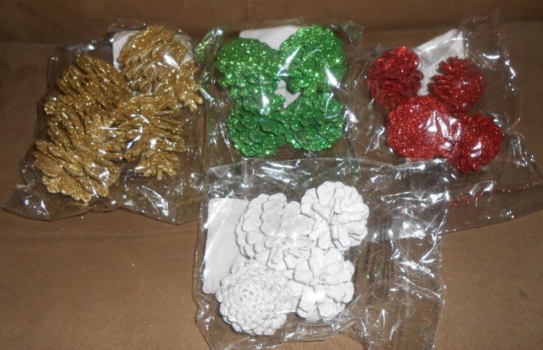 16 Glitter Pinecones For Crafting  Gold White Red Green   New in Package