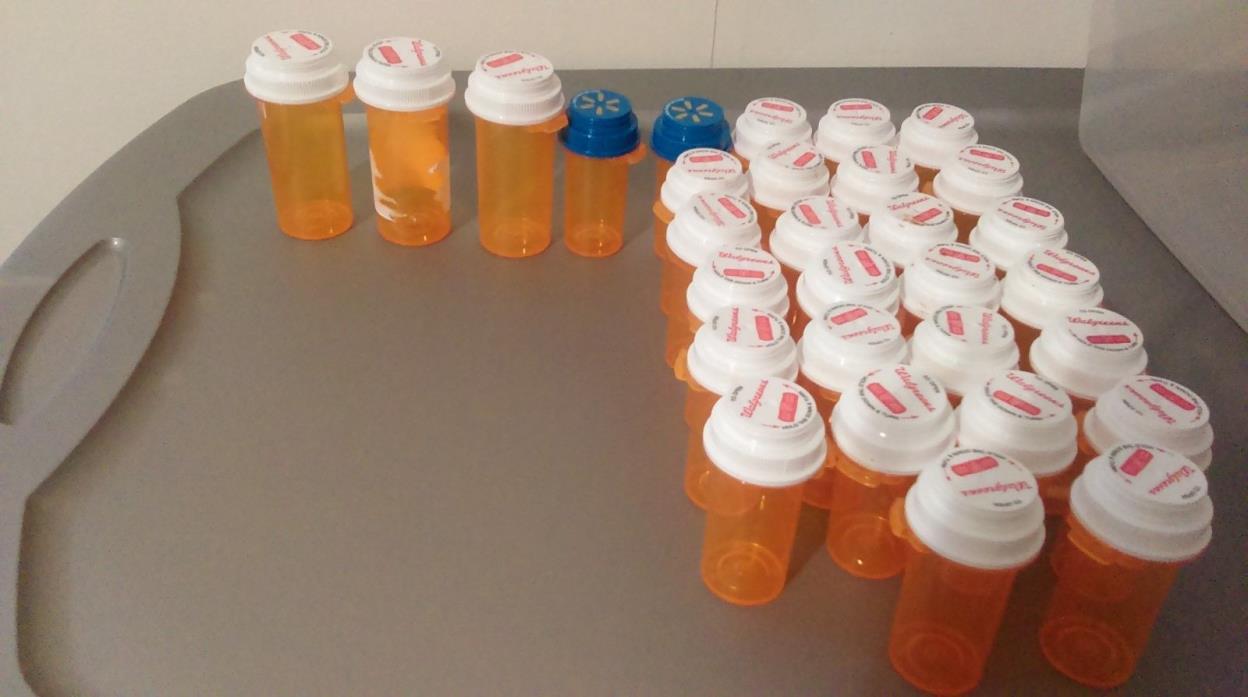 35 Empty Plastic Pill Bottles Crafts Fishing Medical Storage