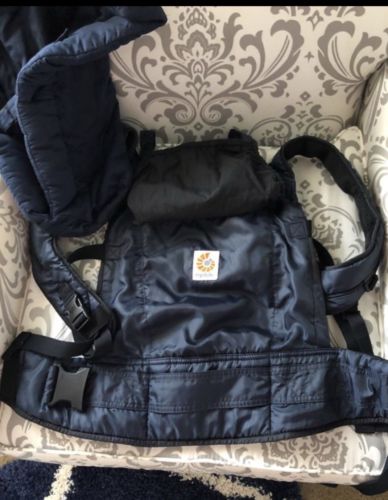 Navy Ergo baby carrier