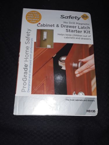 Saftey 1st Magnetic Cabinet Latch Starter Kit 2 locks, 1 key, 1 key holder