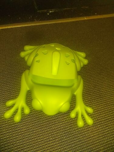 BOON FROG POD. Green bath sorter. Great used condition.