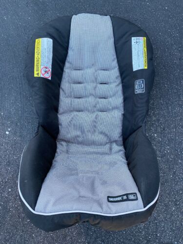 Graco SnugRide Click Connect 35 Infant Black & Gray Seat Cover- Great Condition!