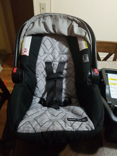 Graco SnugRide Click Connect 30LX Infant Car Seat