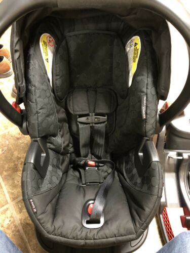 BRITAX B-Safe 35 XE Series Infant Car Seat with B Safe Base Black Great Shape